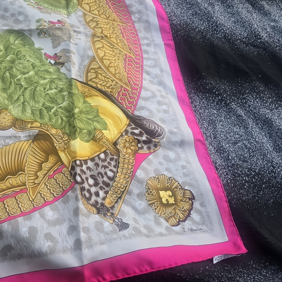 Hermes Scarf Casques et Plumets by Abadie 90 cm silk pink Carre helmet 35″ - Picture 4 of 10